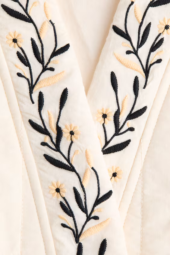 Жилет с вышивкой