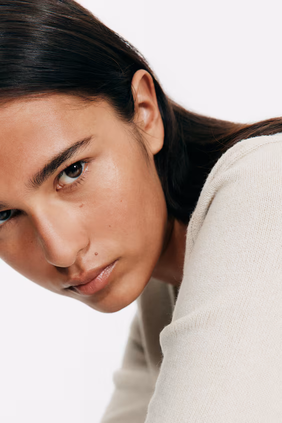 Пальто из тонкой вязаной ткани