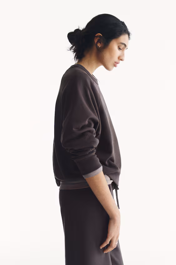 Свитшот с реглановыми рукавами