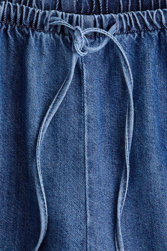 Джинсы в морском стиле с завязкой