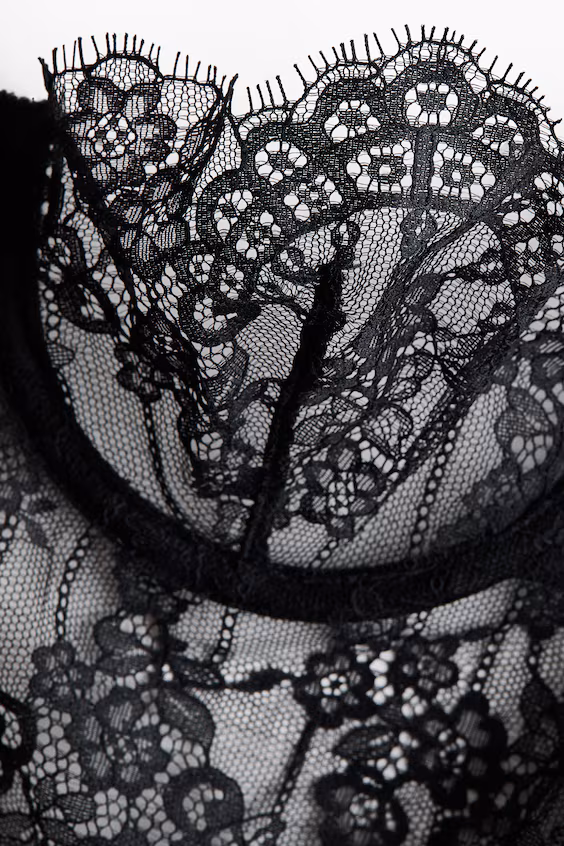Бюстье из кружева