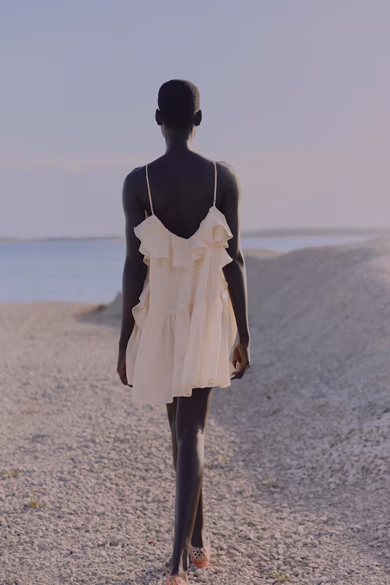 Платье из рами с оборками