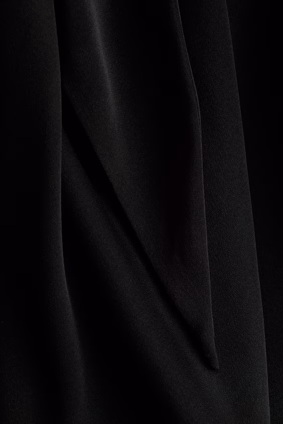 Платье с деталями банта