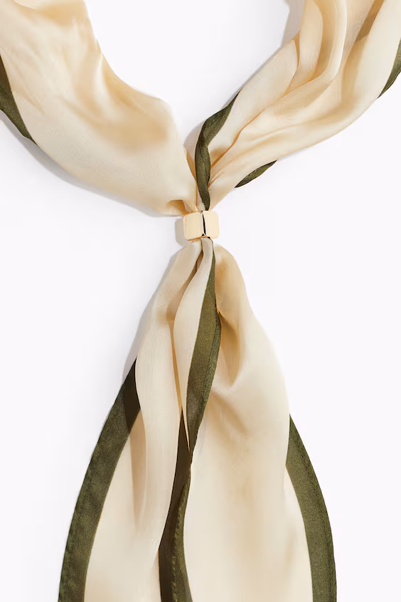 Шарф с деталями бисера