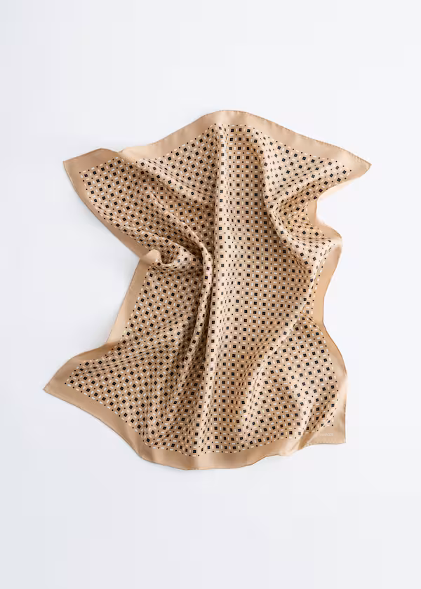 Шелковый платок с геометрическим узором