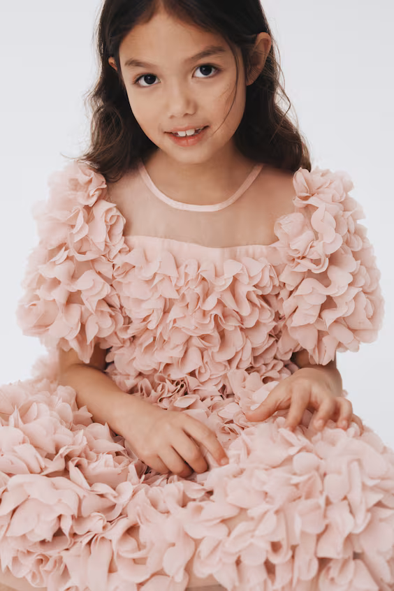 Платье с цветочными аппликациями