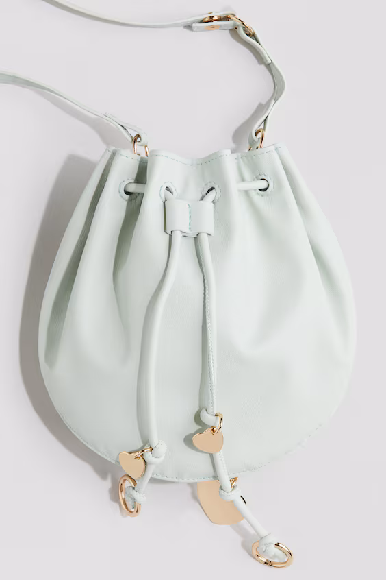 Сумка через плечо с регулируемым шнурком