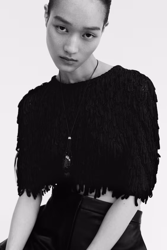 Пончо из рубчика с бахромой