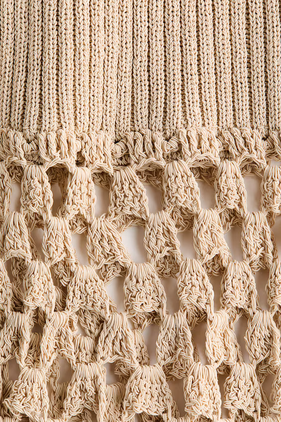 Платье из рубчиковой ткани с завязками на спине