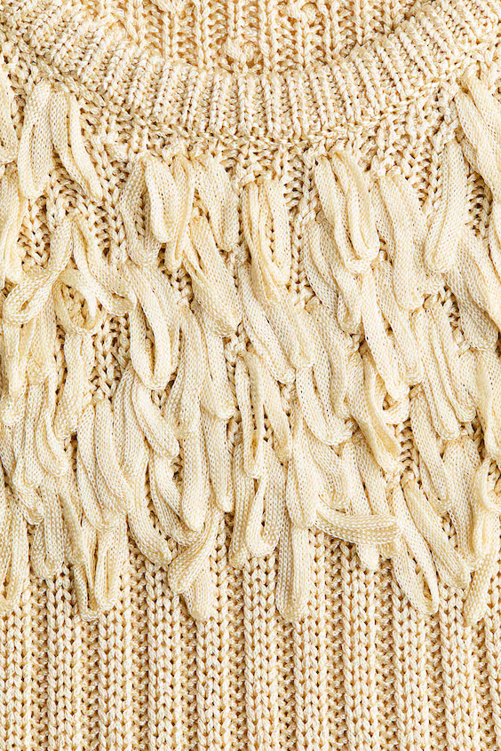 Свитер из рубчиковой ткани с кисточками