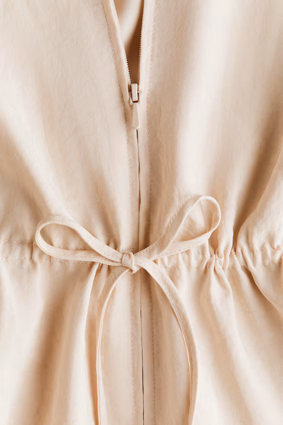 Рубашка с молнией и баской