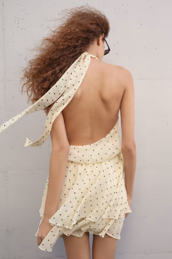 Платье с открытыми плечами из шифона