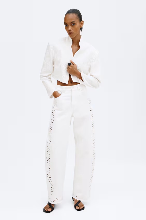 Джинсы с английской вышивкой