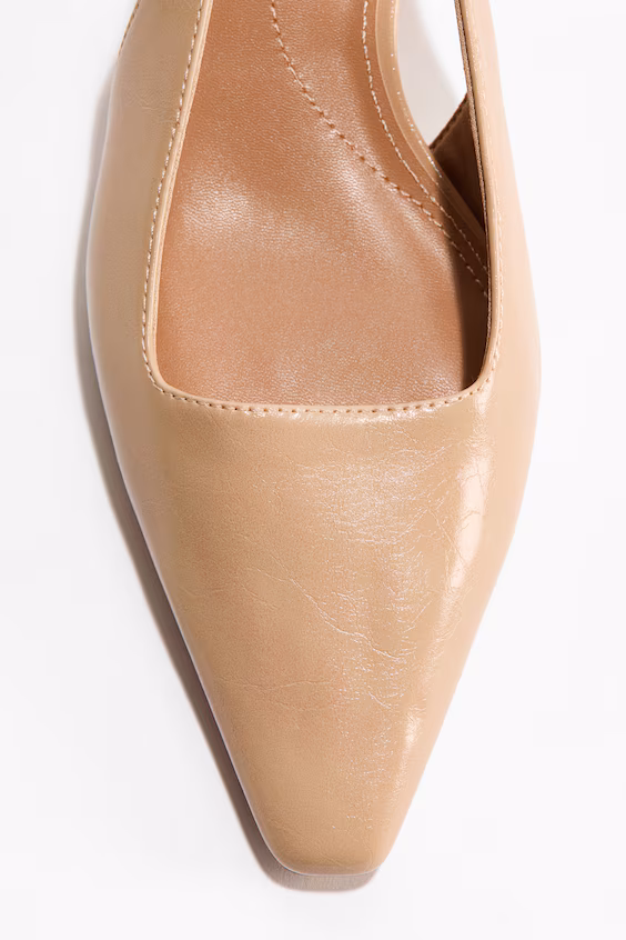 Туфли на каблуке с открытым носом и каблуком-котенком