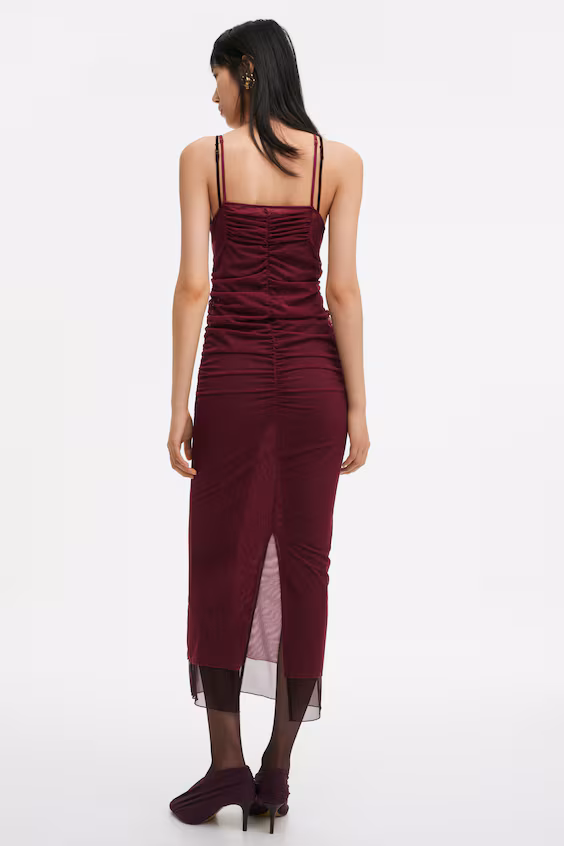 Платье с тонкими лямками из сетки