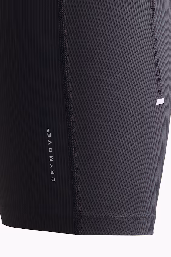 Короткие беговые леггинсы из быстросохнущей ткани