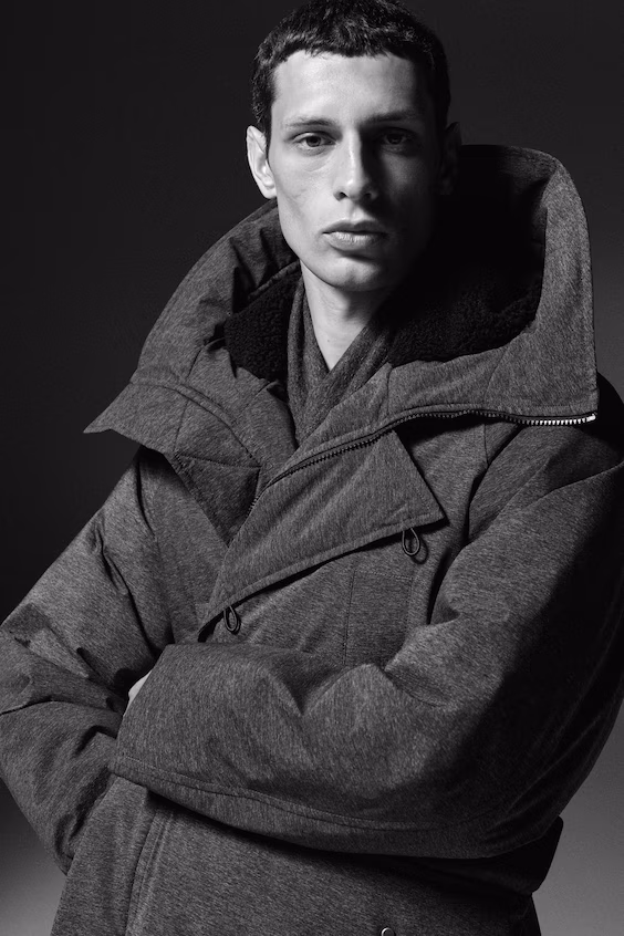 Технический парка с капюшоном и утеплением из пуха