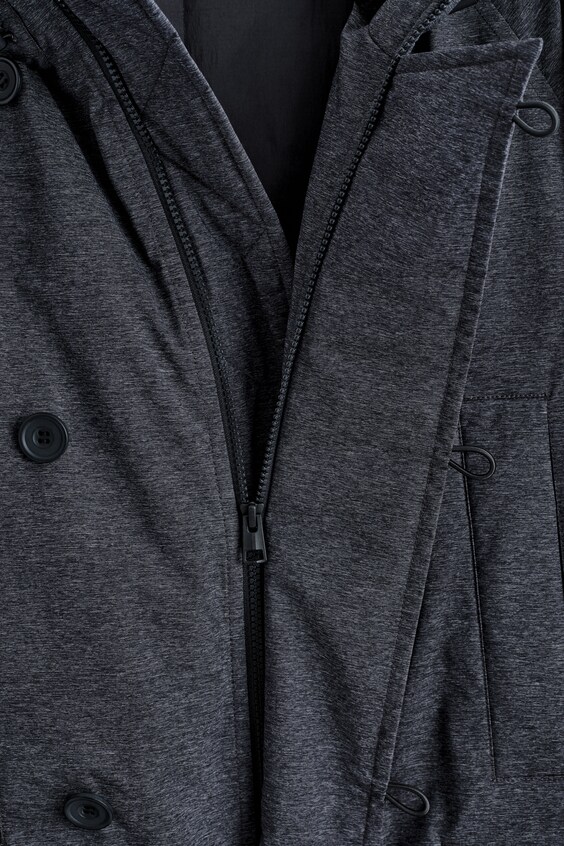 Технический парка с капюшоном и утеплением из пуха