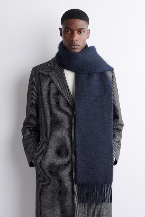 Шарф мохеровый с кисточками