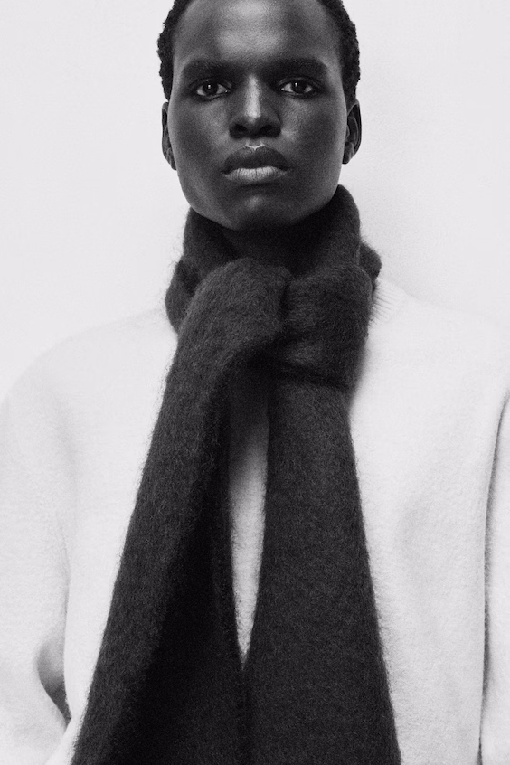 Шарф мохеровый с кисточками