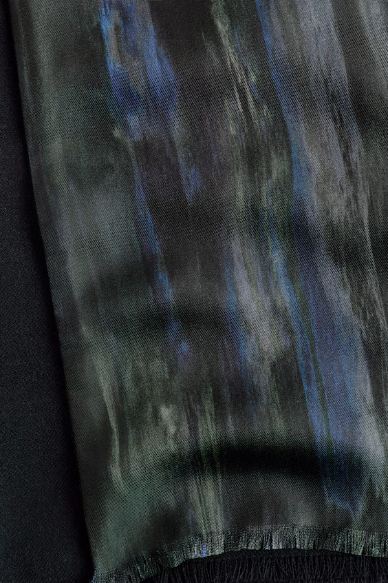 Шелковый платок с рисунком живописи