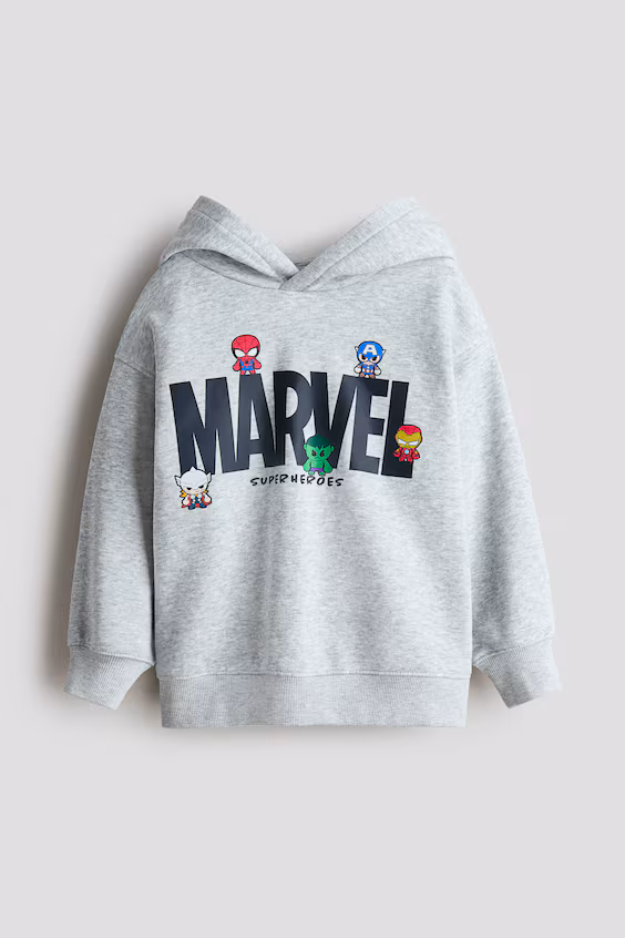 Толстовка с капюшоном и принтами