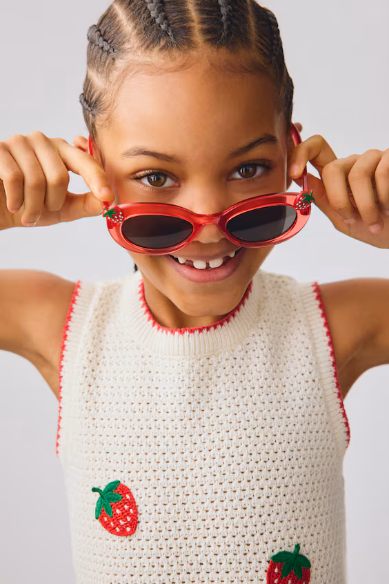 Платье из вязаного полотна с аппликациями