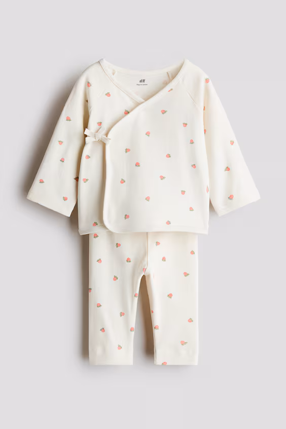 Комплект свитера с переплетением и леггинсов