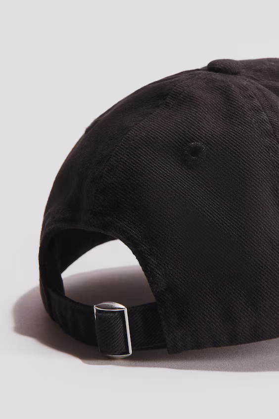 Бейсболка из джинсовой ткани