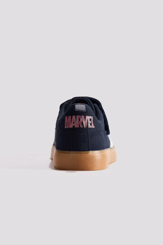 Кеды с аппликациями