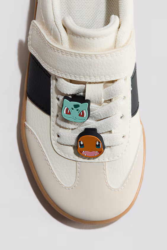 Кеды с аппликациями