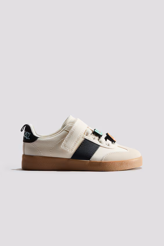 Кеды с аппликациями