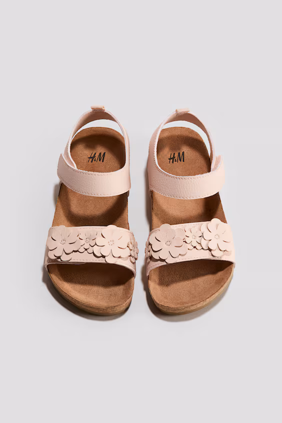 Сандалии на щиколотке