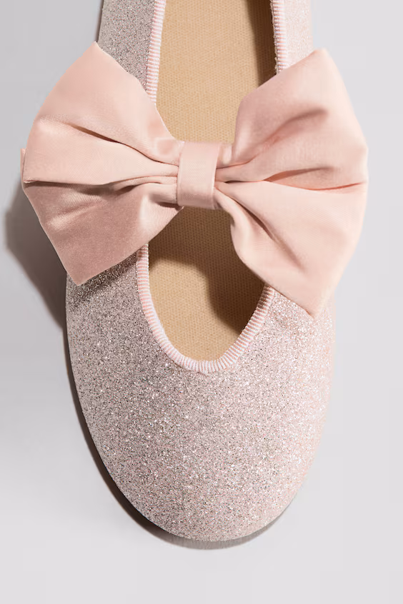 Туфли балетки с аппликациями
