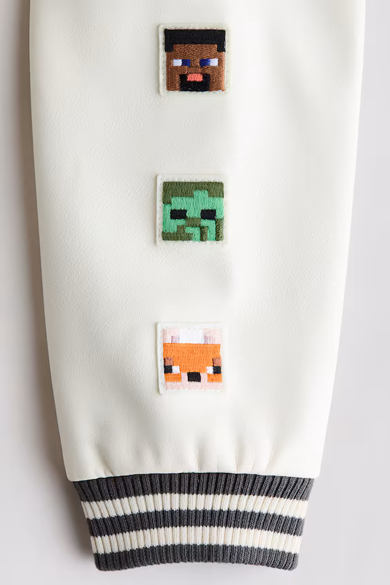 Бейсбольная куртка с узорами