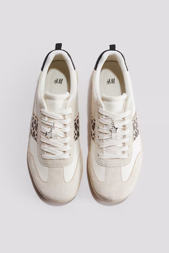 Кроссовки с подвесками