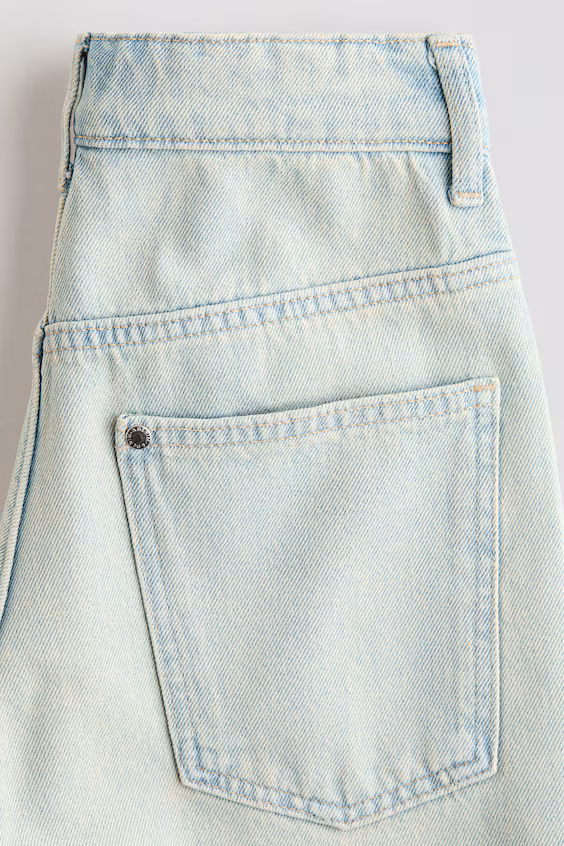 Джинсовые шорты свободного кроя