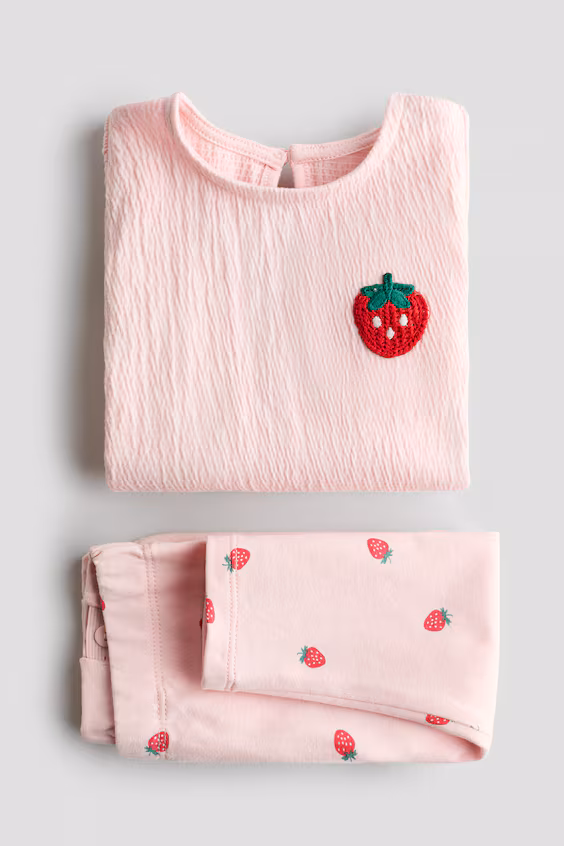 Комплект из свитера и леггинсов