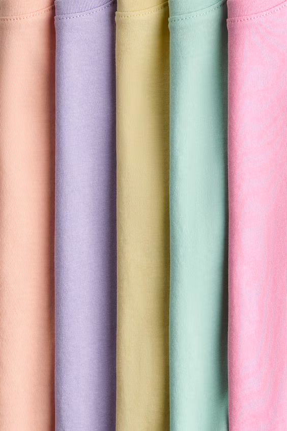 Набор из 5 футболок