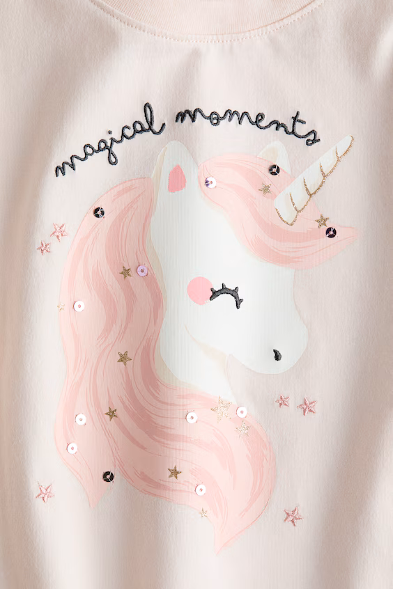 Футболка с узорами