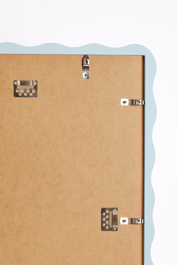 Волновидная деревянная рама