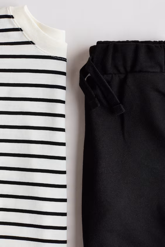 Набор из футболки и шорт