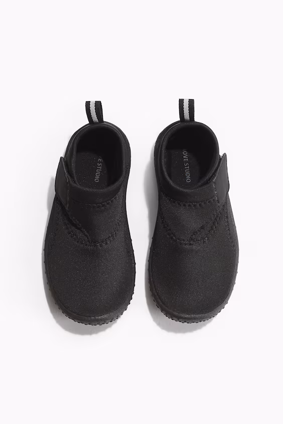 Сандалии с антискользящим покрытием для ванной