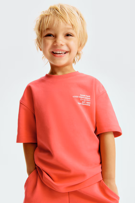 Комплект футболки и шорт из толстовочной ткани