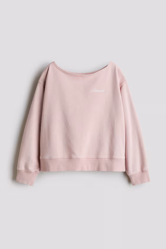 Платье оверсайз с открытыми плечами