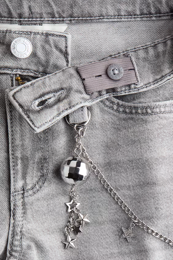 Джинсы свободного кроя с узкими штанинами в стиле буткат