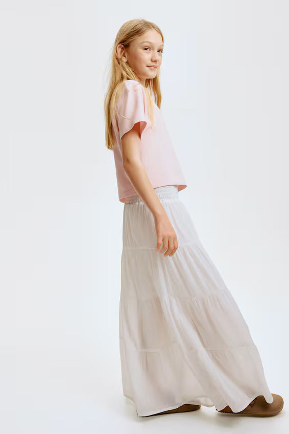 Юбка с оборками в бело-цветочном дизайне