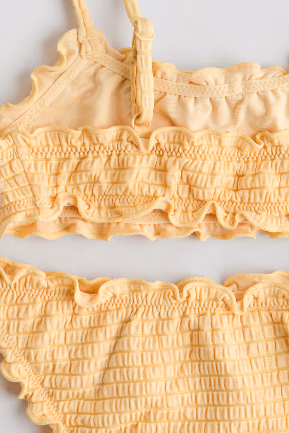 Бикини с обработкой каймой overlock