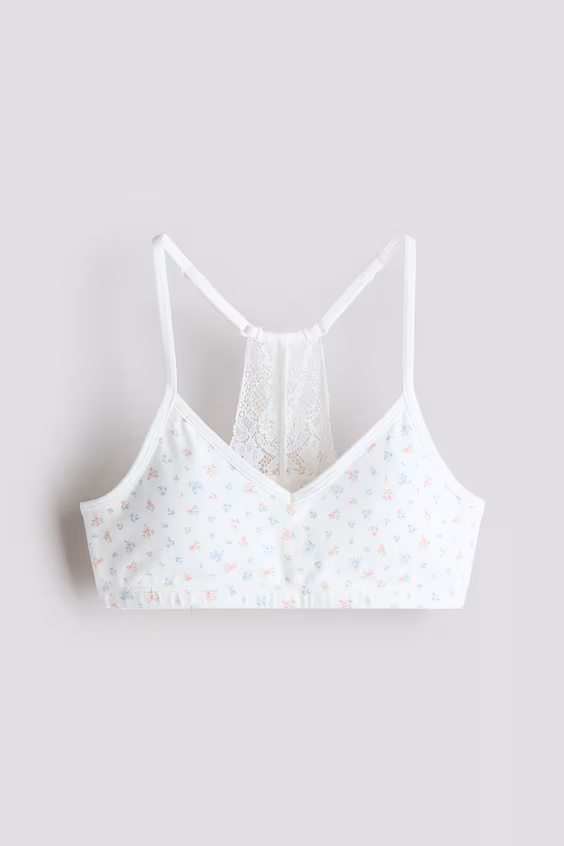 Короткий топ с кружевом