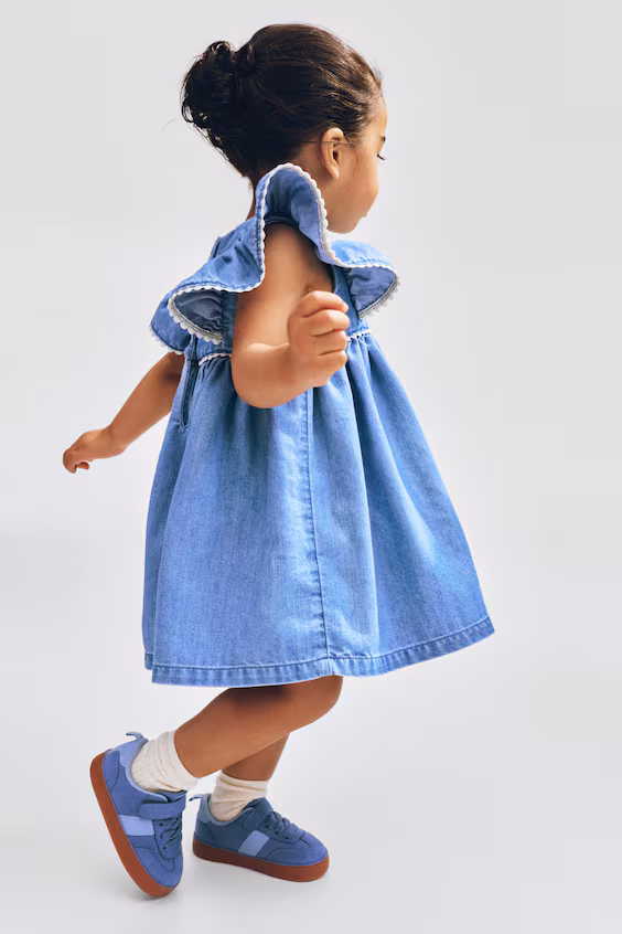 Платье из джинсы с вышивкой